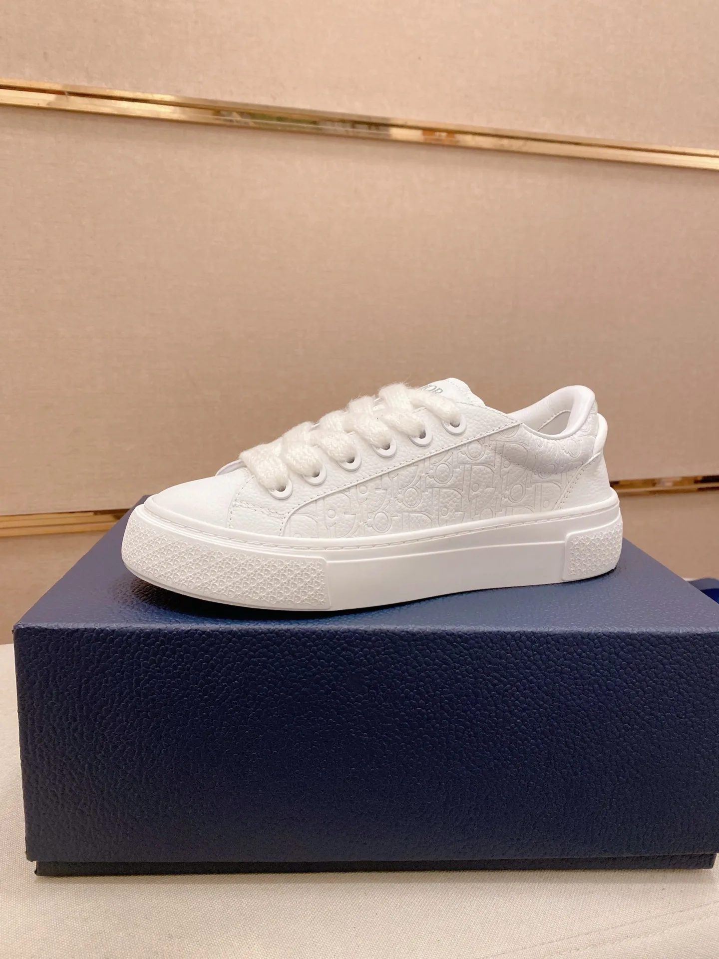 Factory price: 300 Men's shoes 💰[Dior·Dior] Top 🔍Couple style 💏🔍New casual sports style couple shoes, new four-season design, perfect workmanship, lace-up lazy style to create cabinet quality, upper: imported first-layer cowhide, sheepskin lining is soft and comfortable, ultra-light TPU wear-resistant outsole, simple, versatile fashion men's shoes, excellent color code number 35--44